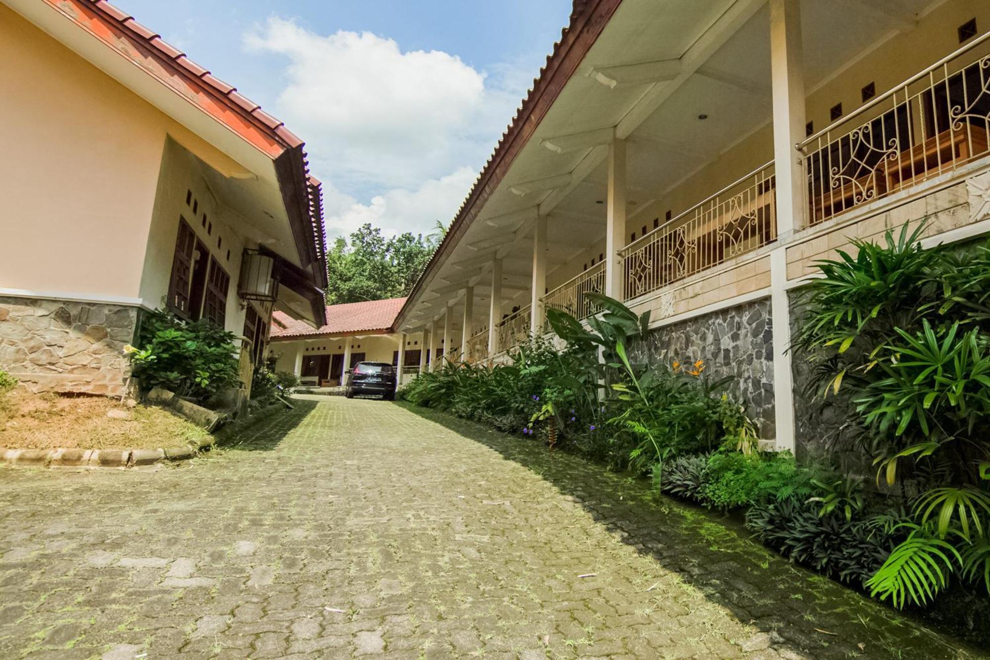 Wisma Langen Werdhasih Semarang Exteriör bild