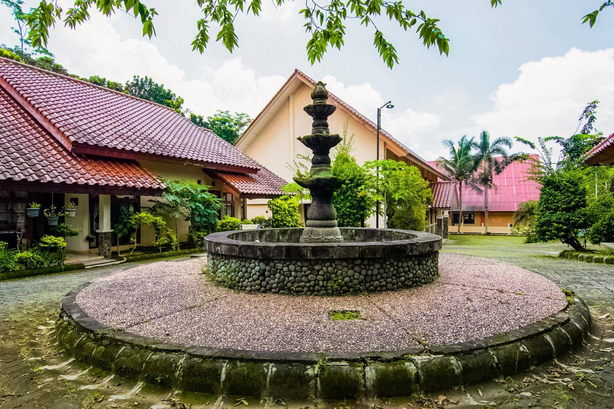 Wisma Langen Werdhasih Semarang Exteriör bild