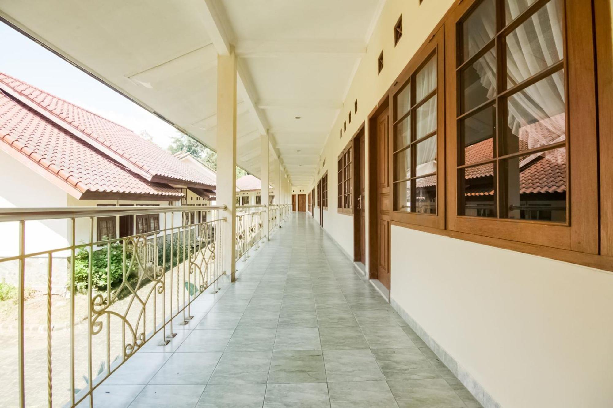 Wisma Langen Werdhasih Semarang Exteriör bild